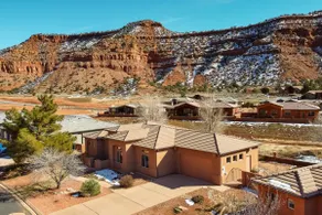Cliff View Comforts *No Pet Fees* - Image 3