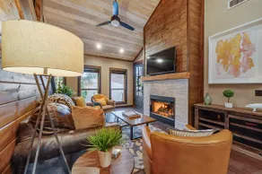 Serene Forest View Cabin! Hot Tub & Prime Location - Image 5