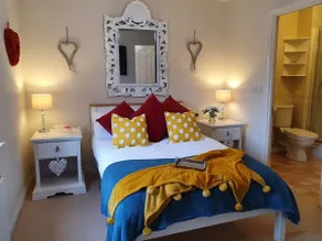 Caspian House (4 Bedrooms) - Serviced Accommodation - Image 5