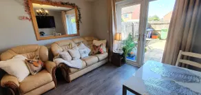 Caspian House (4 Bedrooms) - Serviced Accommodation - Image 2
