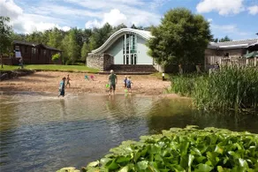 Borwick Heights Traditional Lodge with Lake Views - Image 2