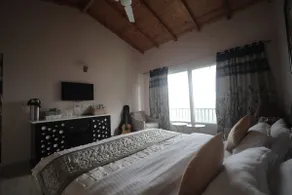 Luxury Suite w/ FastWiFi Badrika Cottages Homestay - Image 4