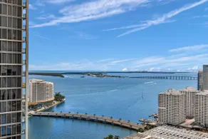 Panoramic Bay View 2BR Condo · Icon Brickell - Image 3