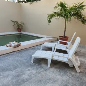 Comfortable house with a swimming pool and a very good location - Image 5