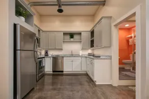 Bright Modern Loft for Adventurers - Image 4