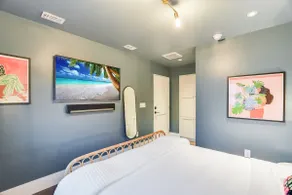 The FROG: Chic 2 bed/1 bath guest house w/ parking - Image 3