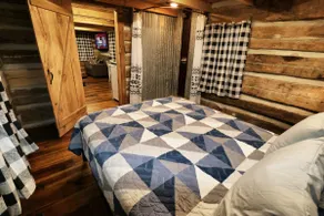 Creekside Cabin Getaway - Only 10 Miles from Downtown Florence - Image 5