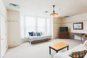 Sleeps 5, 1BR Apt Downtown near Ski Resort - Image 2