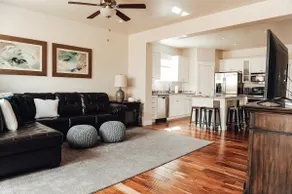 Cozy Townhome North Logan 3BD/2.5BA Sleeps 6+ - Image 2
