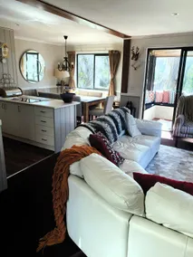 Mountain Retreat Suitable for 2 Families, Sleeps 8 - Image 2