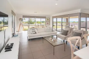  INTO THE BLUE - Beachfront Busselton Holiday Home - Image 2