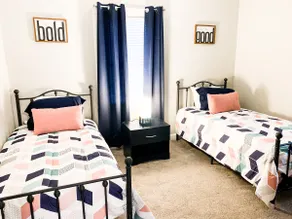 3 Bedroom / 2 Full Bathrooms - Sleeps 6 - Image 3
