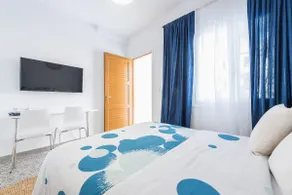 Blue Sky House In Athens - Image 2