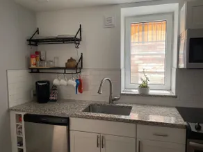 Private suite in Denver w/comfy queen bed - Image 3