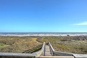 Sun Kissed Retreat, FRONT ROW! BEACHFRONT! BEAUTY! - Image 3