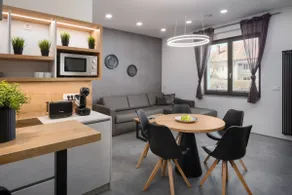 Deluxe 2Bedroom w/Kitchen | Parking | Pet Friendly - Image 2