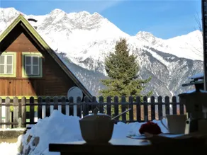 Cozy mountain view apartment with terrace and garden - Image 4