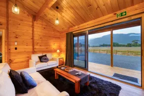 Deerbrooke Kaikōura Chalets - Chalet 2 - Image 2