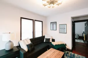 2BR in Duplex Dtwn Urbana / 1GB WiFi + Roomy Yard - Image 4