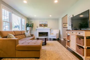 Peaceful Suburban Colonial w/New Kitchen. - Image 2