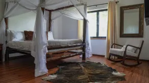 The Cabin - Image 5