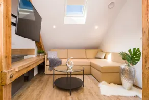 Cozy 2 Bedroom w/Kitchen | Parking | Pet Friendly - Image 2