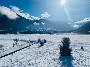 House with garden and mountain views - Image 2