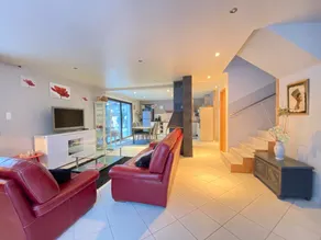 House with garden and mountain views - Image 3