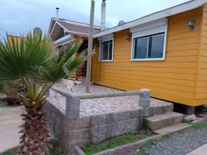 Comfortable and beautiful yellow house - Image 2