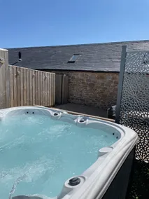 Cottage Sleeps 6 with Hot Tub and Bbq Hut - Image 5