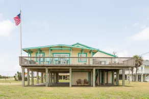 THIS. IS. IT. BEACHFRONT LIVING in MomJeans! - Image 2