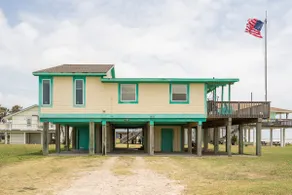 THIS. IS. IT. BEACHFRONT LIVING in MomJeans! - Image 3