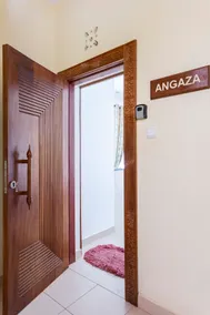 1BR Shanzu | 5 mins to Serena beach|AC, pool&wifi - Image 3