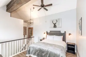 Loft with a view of Blue - Free Wifi, Linens and Towels Included - Image 5
