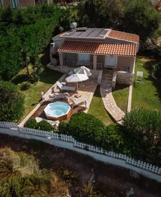 Neptune Sea House - Beachfront - Image 2