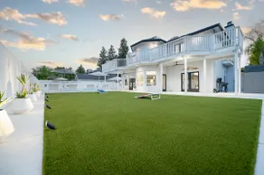 Santorini inspired BrisBar Villa - Image 3