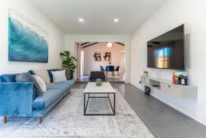 🌟 Modern, Luxurious 2BR home w 1car garage. - Image 3