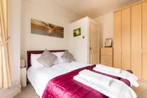 Shelley’s Seaside Stay (Garden/ Double Drive) - Image 2