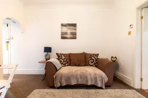 Shelley’s Seaside Stay (Garden/ Double Drive) - Image 4