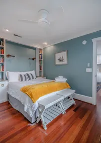 ★ Chic Riverside Condo-2 Blocks from Water-Parking - Image 4