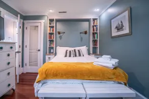 ★ Chic Riverside Condo-2 Blocks from Water-Parking - Image 3