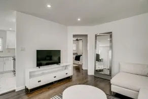 Modern Coronado Coastal Stay | Dog Friendly - Image 4
