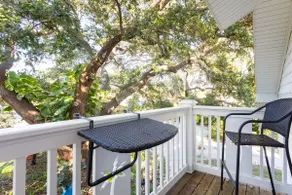 Island Oak Apartment  - Image 3