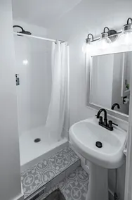 Cozy Farmhouse Suite - Image 5