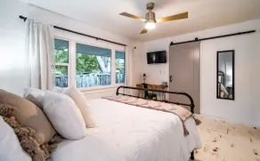 Cozy Farmhouse Suite - Image 3