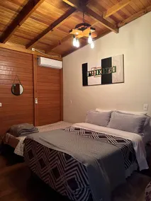 The entire cabin is a beautiful garden - Image 5