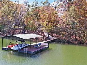 Lake Hartwell lakefront living on over an acre - Image 3