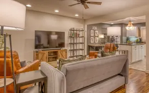 Huge yard w/ hot tub and firepit, dog friendly! - Image 3