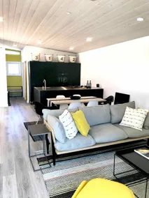 Modern, Secluded Retreat - Walk to the Plaza! - Image 5