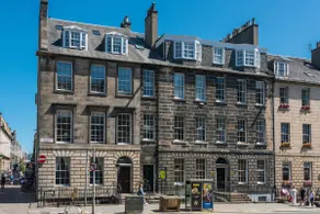Stylish and chic apartment on Charlotte Square - Image 2